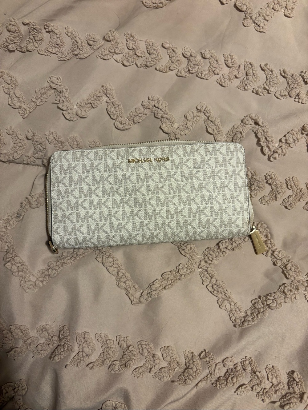 Michael Kors Light Beige Signature Zip Wallet with Gold Hardware